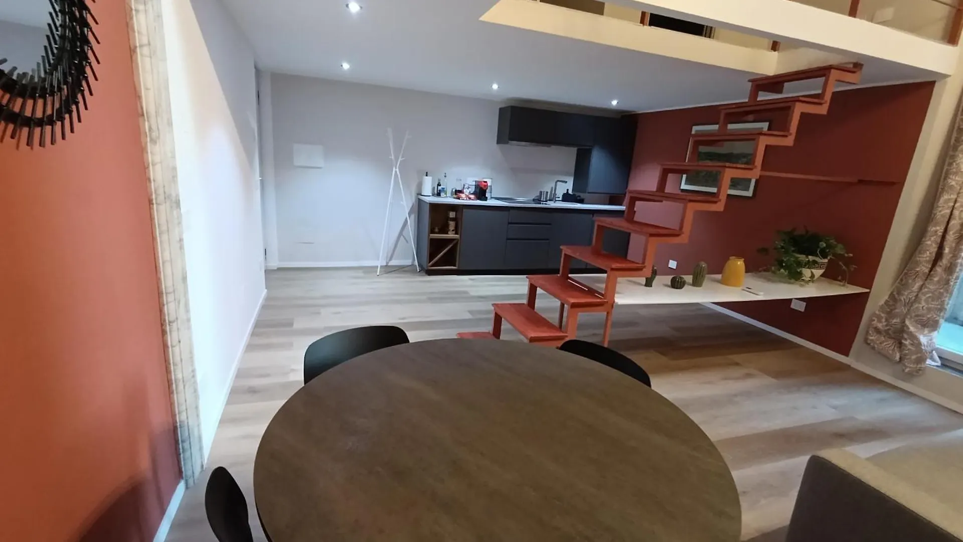 Cozy Apartment Design And Balcony 热那亚